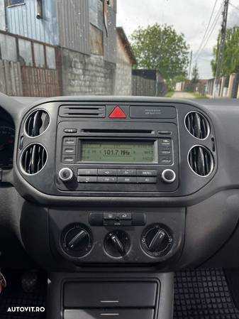 Volkswagen Golf Plus 1.6 FSI Comfortline - 11