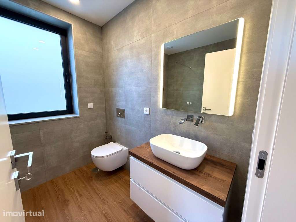 Moradia T3 com Terraço Panorâmico e Jardim-10