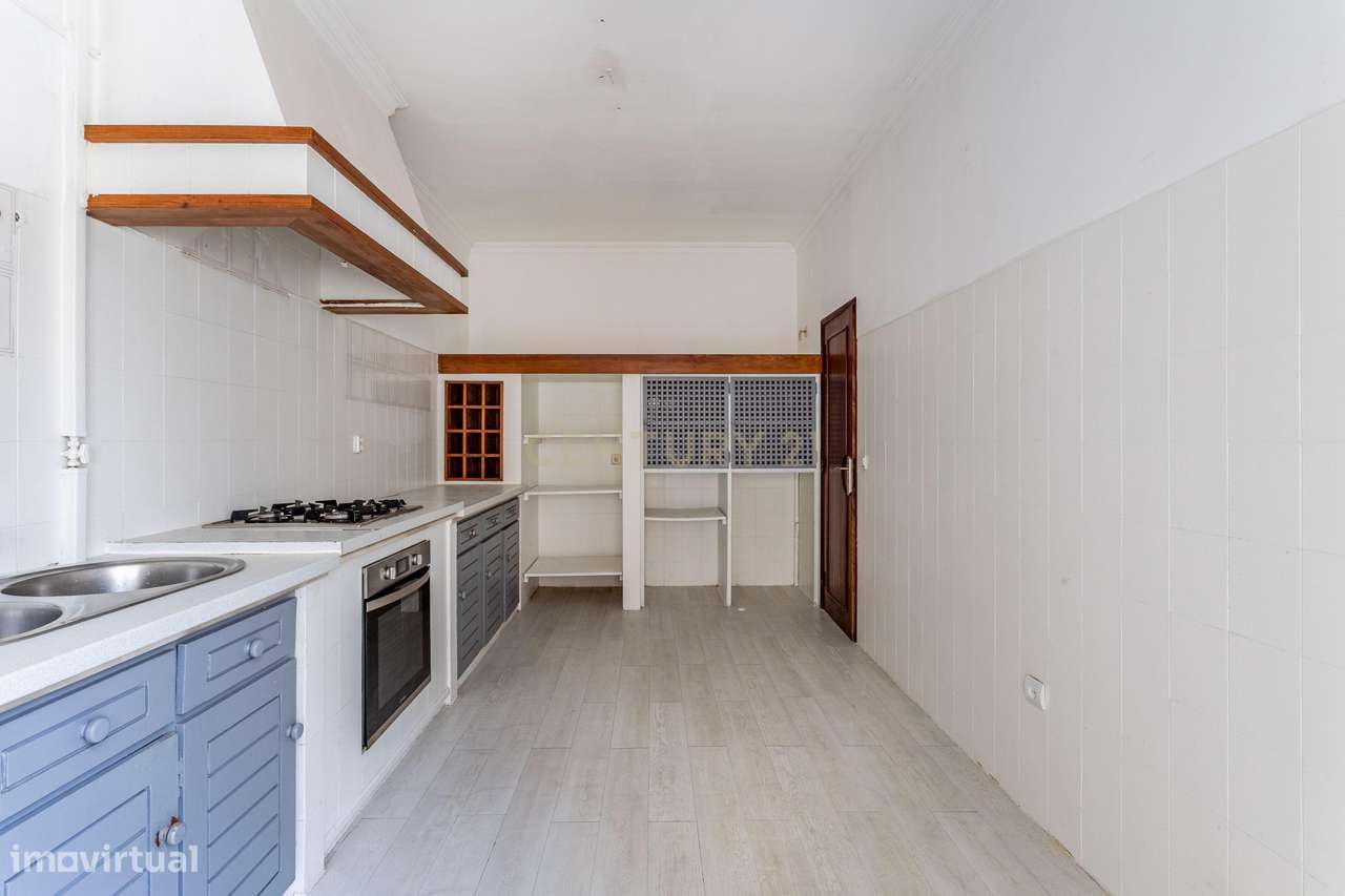 Espaçosa Moradia T3 em Azambuja, Lisboa-9