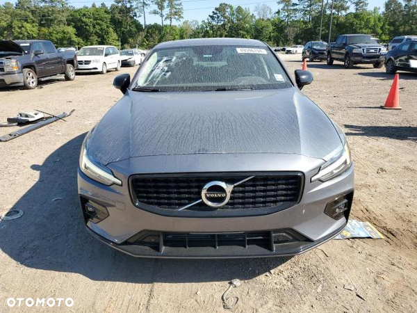 Volvo S60 T5 Momentum Pro - 2