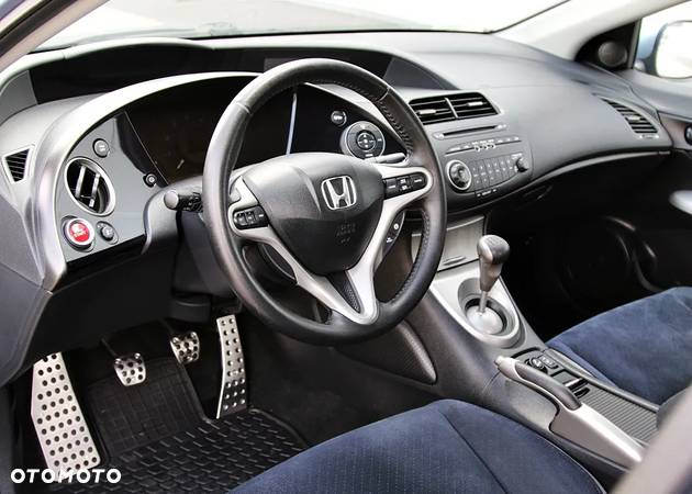 Honda Civic 1.8 Sport - 12