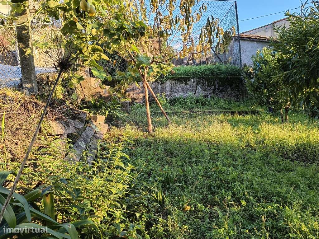 Terreno com casa para restaurar-16