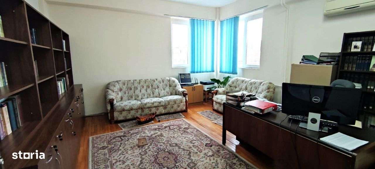 Cladire de birouri situata in zona centrala din ORADEA-1