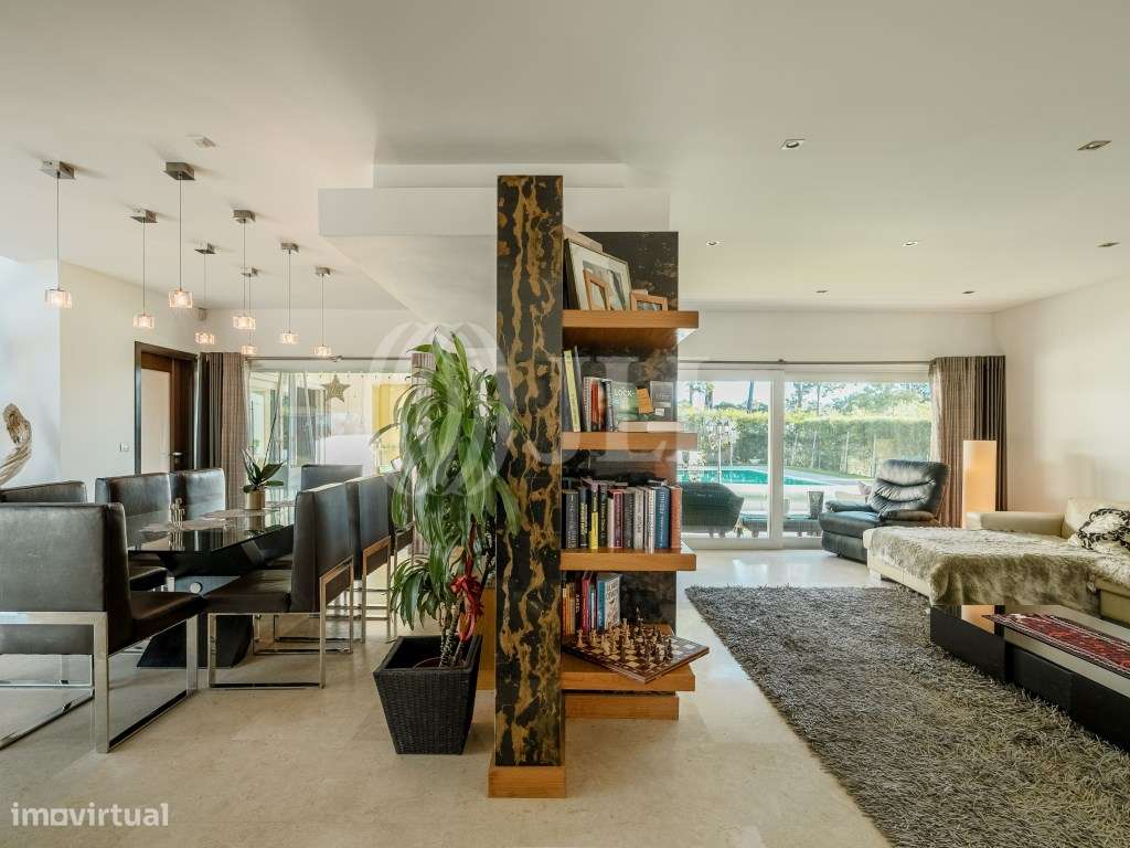 Moradia T4+1 com piscina, na Herdade da Aroeira, Almada - Grande imagem: 3/36