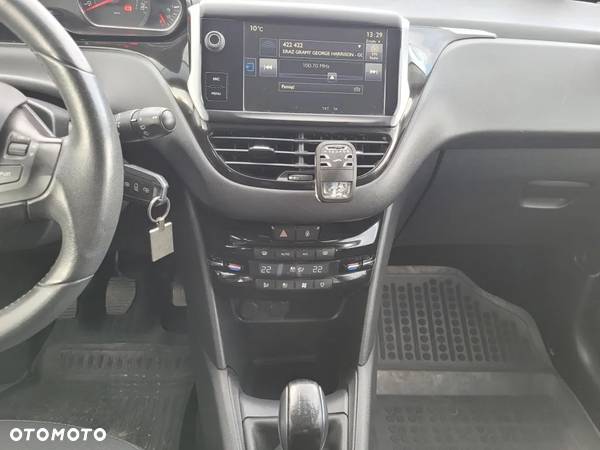 Peugeot 208 1.2 PureTech Style - 27