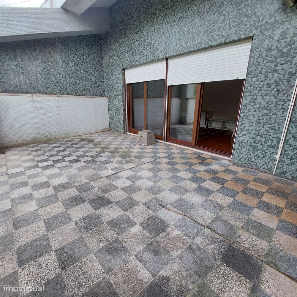 T1 com terraço na Rua dos Combatentes - Grande imagem: 5/21