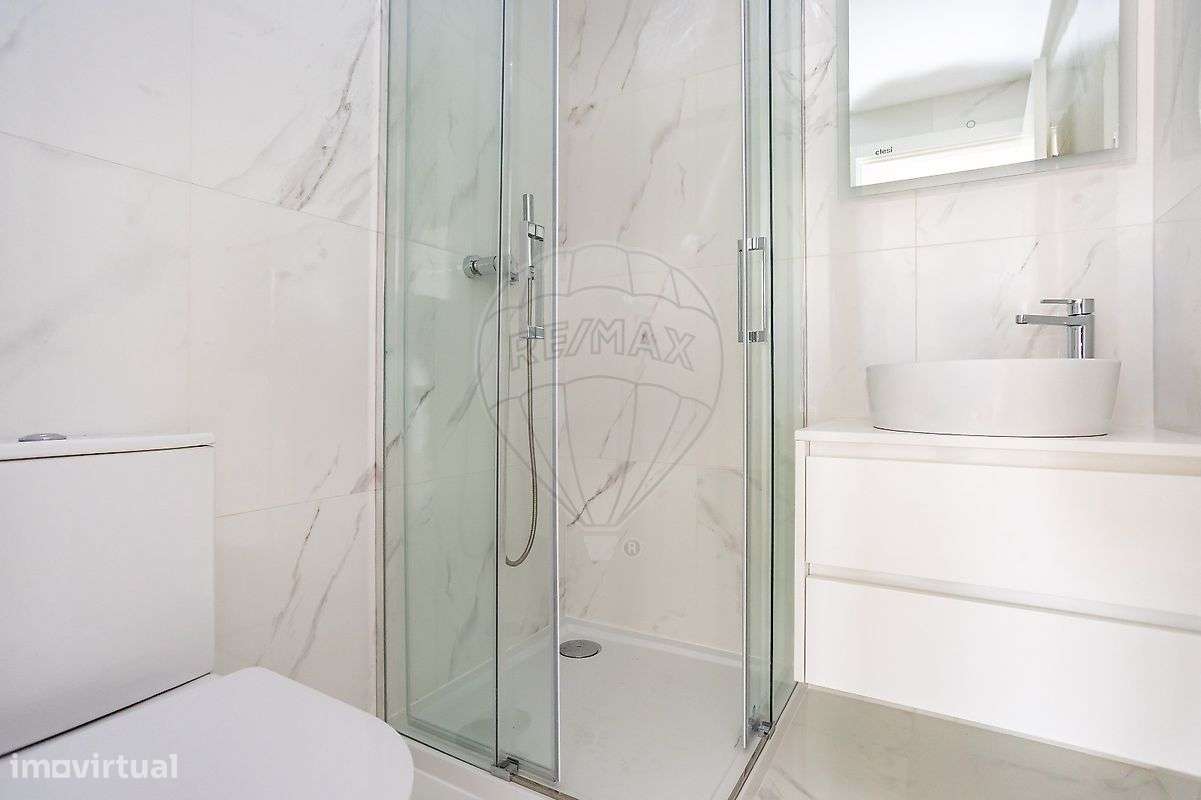 Apartamento T3 à venda em Camarate-26