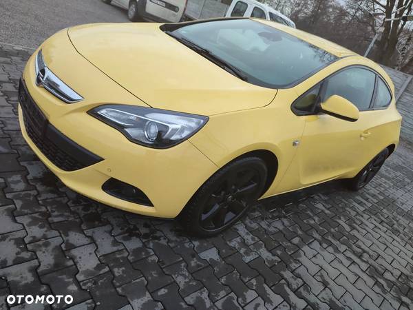 Opel Astra IV GTC 1.6 T Sport - 1