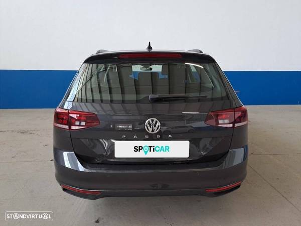 VW Passat Variant 1.6 TDI Business DSG - 7