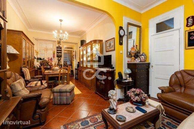 Moradia T6 na Praça Velásquez - Porto-3