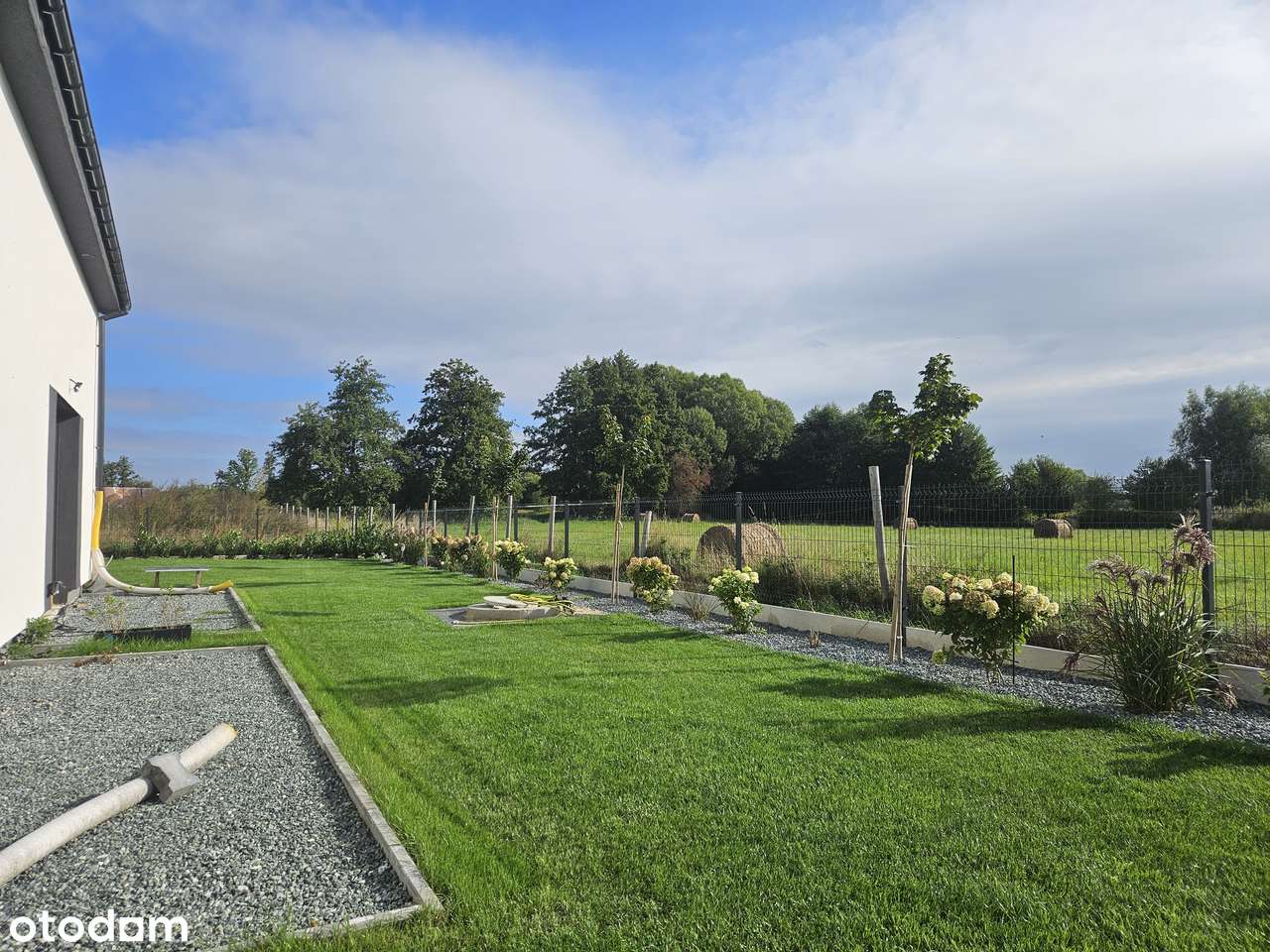 Bliźniak w wysokim standardzie | Garaż w bryle + Pompa Ciepła-14