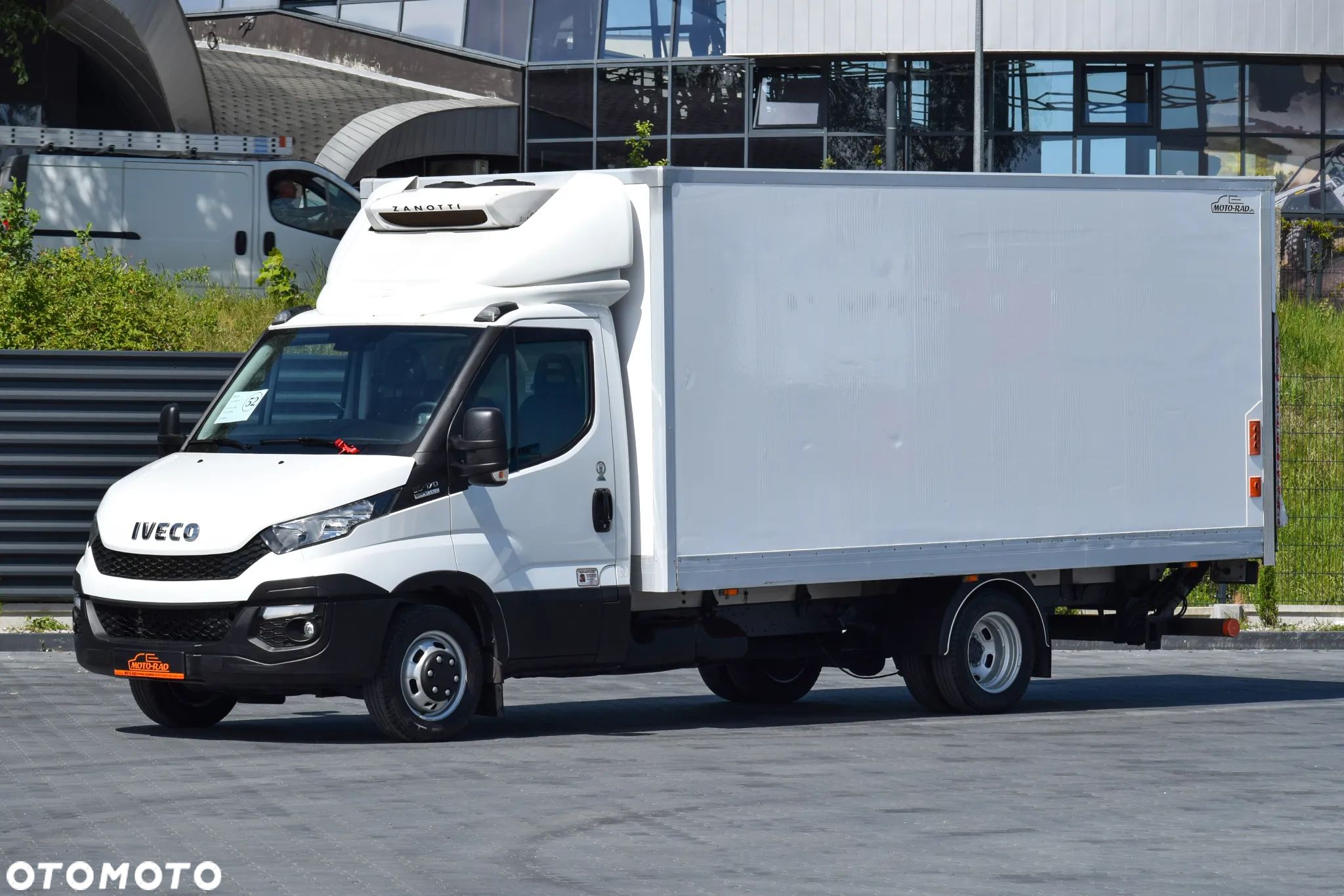 Iveco DAILY 35-170 / 3.0 - 170 KM / AUTOMAT HI-MATIC / DO 3,5 TONY / 3 OSOBY / CHŁODNIA ZANOTTI / WINDA DHOLLANDIA / KLIMA / WEBASTO / NAWIGACJA / TEMPOMAT / REGULOWANE ZAWIESZENIE / SPROWADZONY - 1