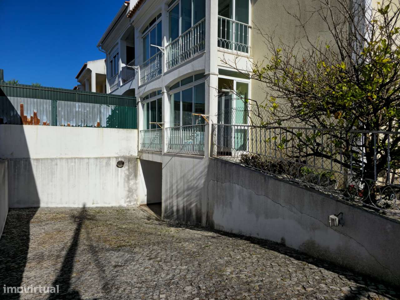 Andar de Moradia jardim garagem em S. Domingos de Rana.-31