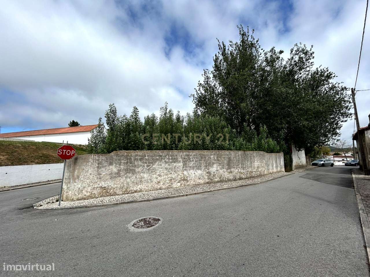 Terreno urbano com armazem - Alcoentre (centro) - Grande imagem: 5/13