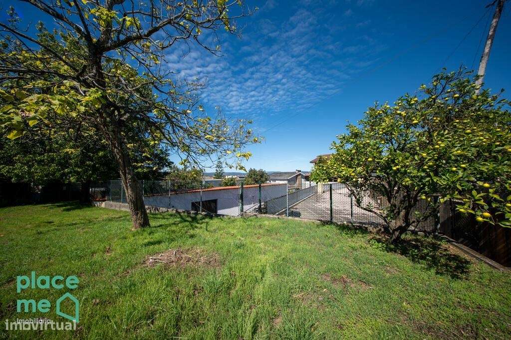 Moradia Individual com mais de 900m2 em Palmeira, Braga-56