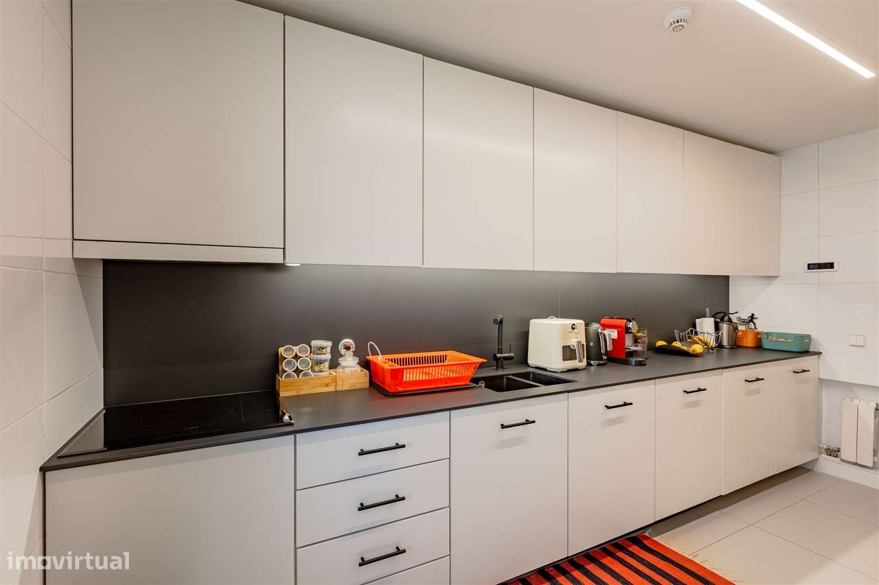 Apartamento T3 no Bessa com Varanda e Garagem box-10