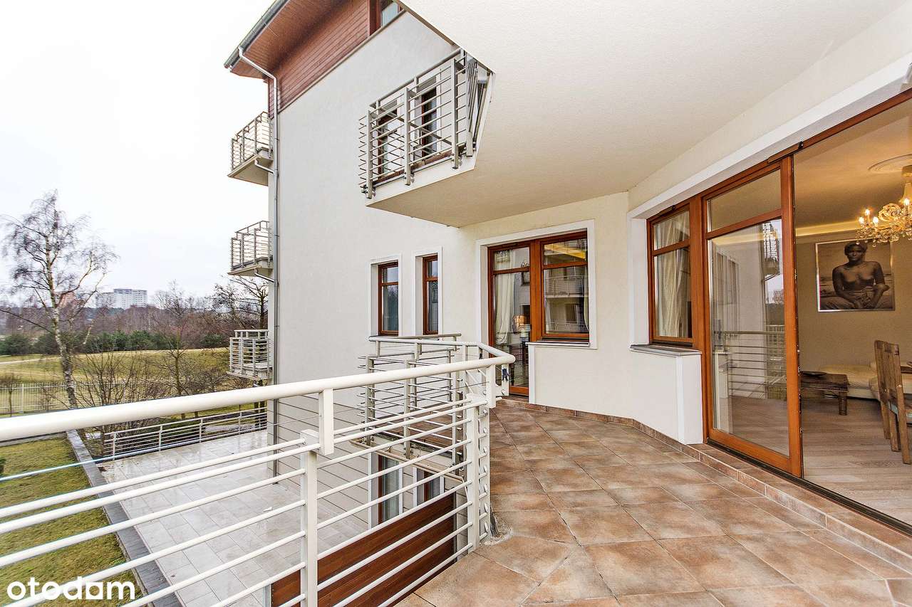 Widok na park. Pierwsza linia. Neptun Pak.-17