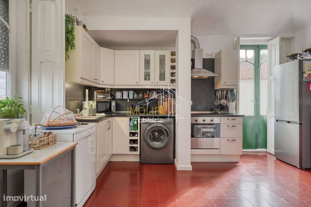 Excelente Moradia com dois pisos no centro do Vimieiro-26