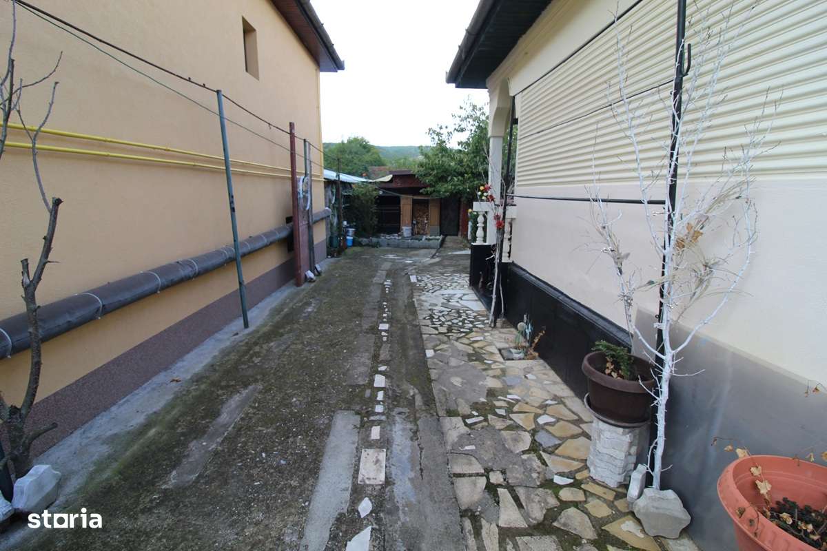 Vând casă P+Pod în Teliucu Inferior, la 7km de Hunedoara, teren 264mp - Imagine principală: 5/18