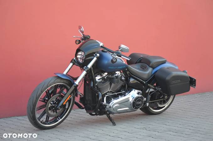 Harley-Davidson Softail Breakout - 2