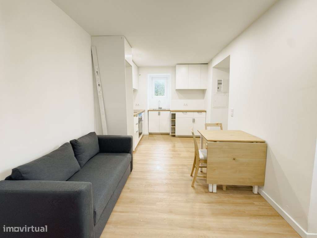 Moradia T1 + 1 Renovada em Caxias, a Poucos Minutos da Praia - Grande imagem: 3/26