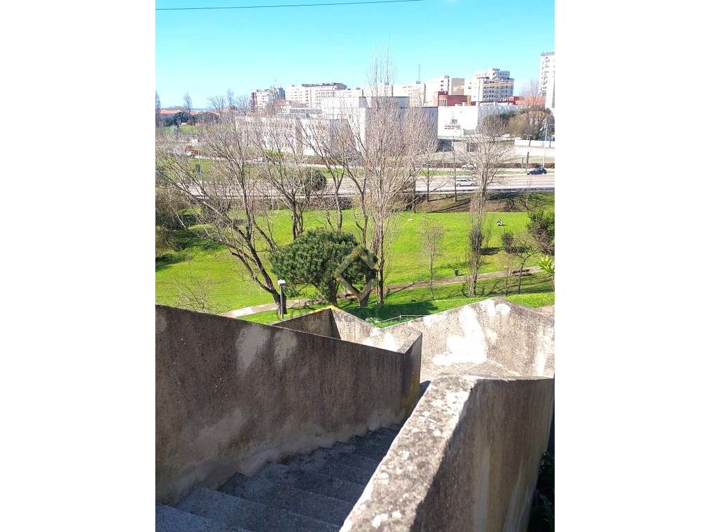 Terreno Urbano com 200 m2 em prestigiada zona de Matosinhos. - Grande imagem: 5/9