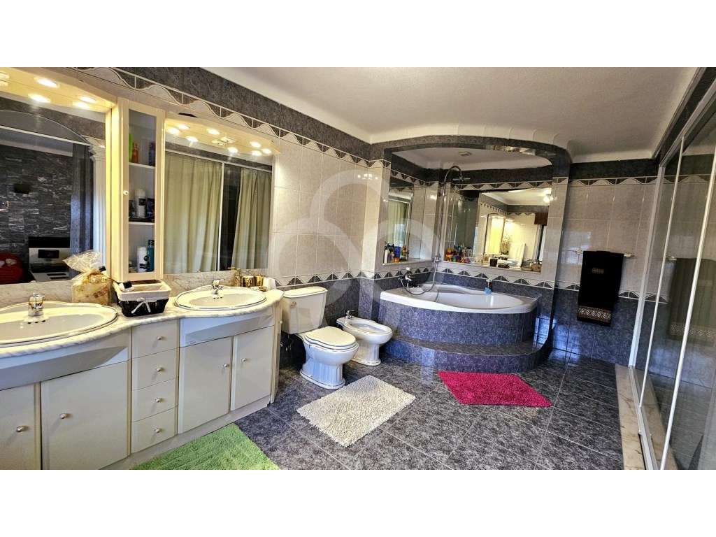 Quinta 2,4 hectares com moradia T5 em Aveiras de Cima Azambuja-34