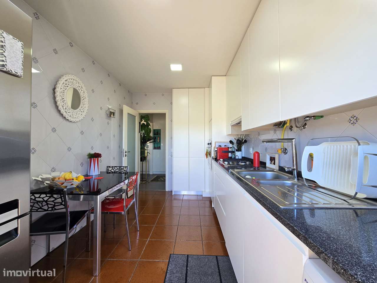 Apartamento T2 remodelado no centro, a 200m do Arco da Porta Nova-5