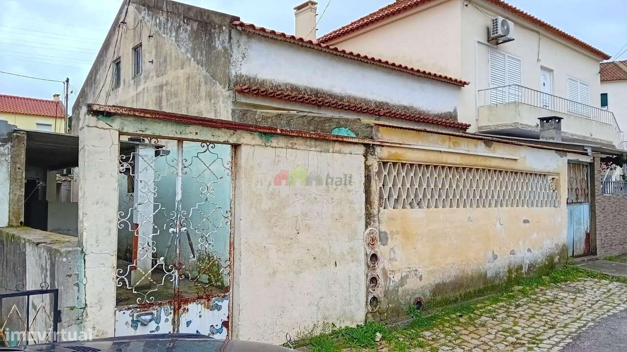 Moradia T4 térrea com anexos na Varzinha - Setúbal-1