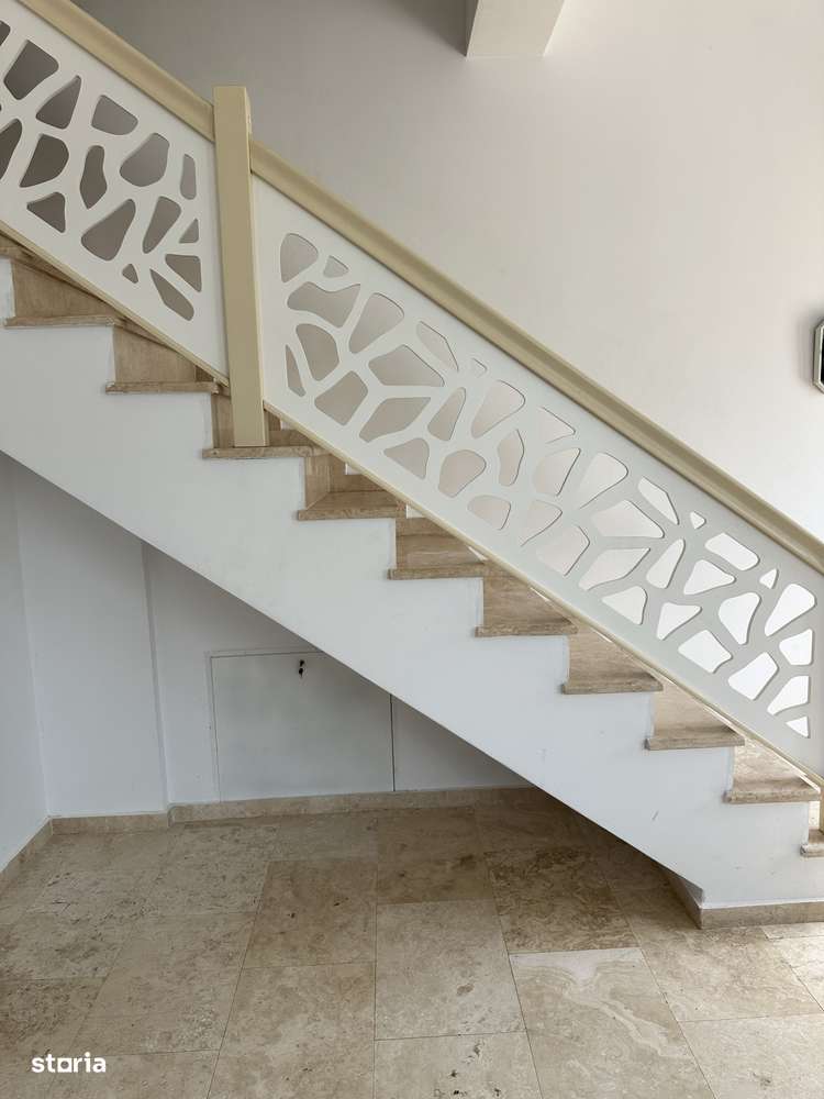 Vila de vanzare - Imagine principală: 5/15