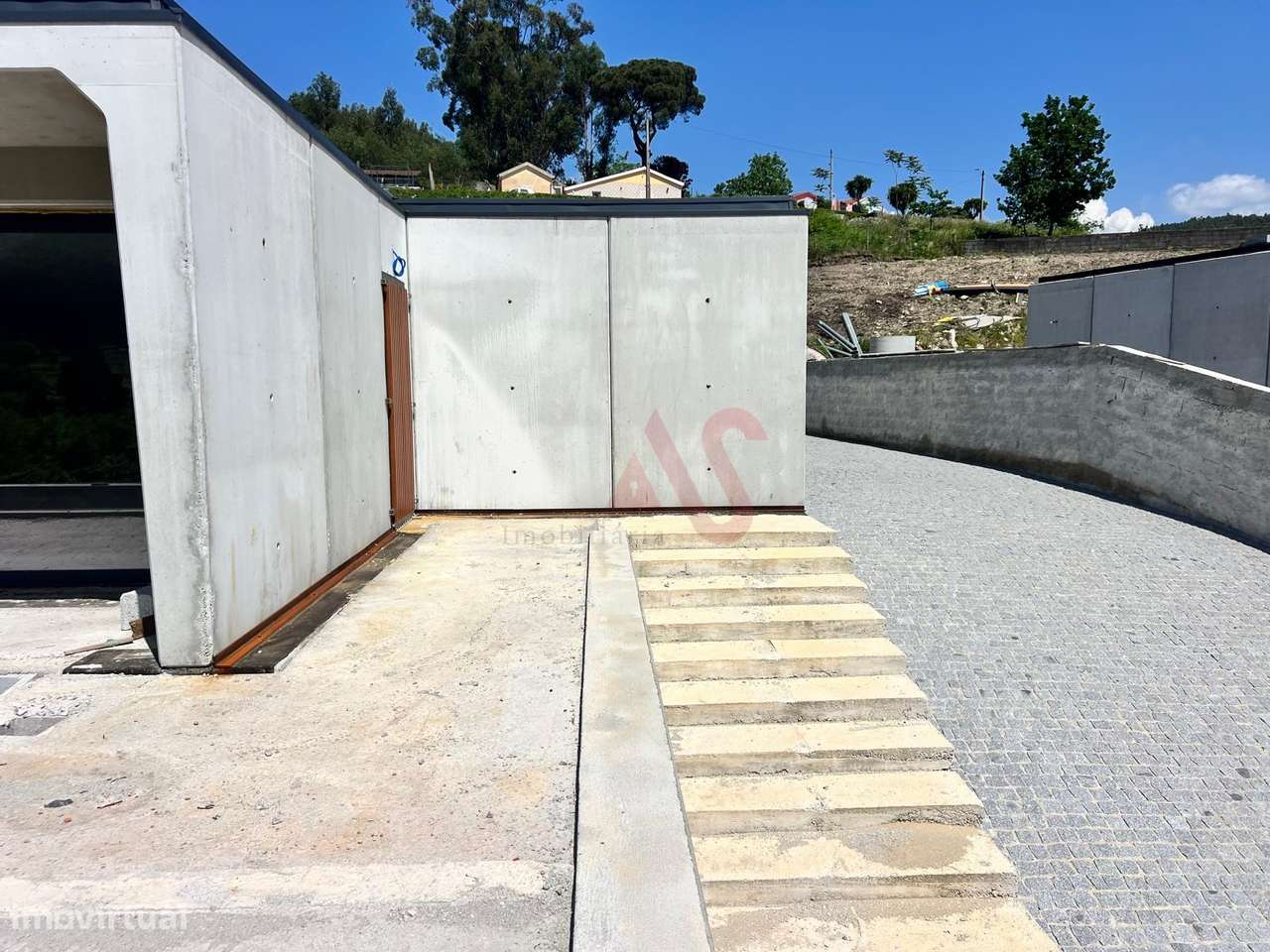Moradia Térrea T3 com Piscina | Nova | Leitões, Guimarães-17