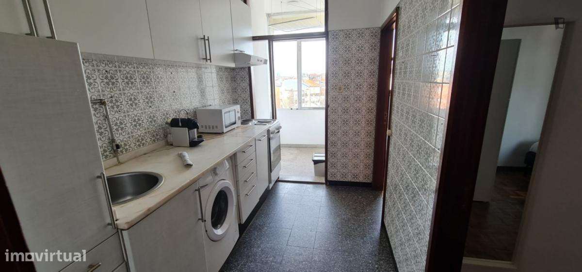 Apartamento com 4 quartos - localizado em Paranhos Porto - Grande imagem: 5/9