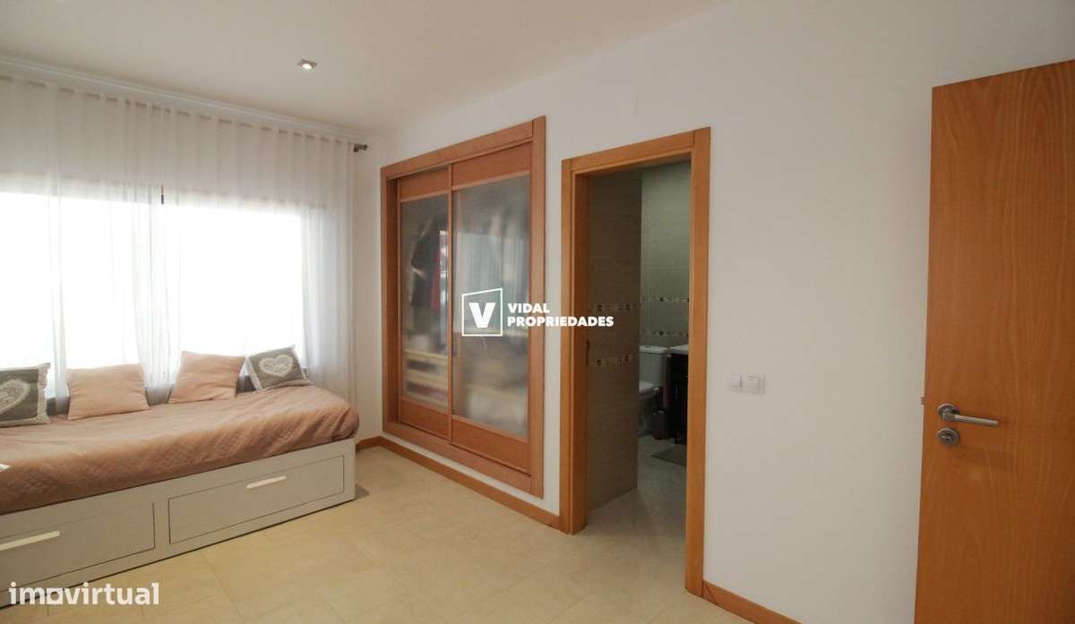 Moradia T3 com piscina e garagem-7