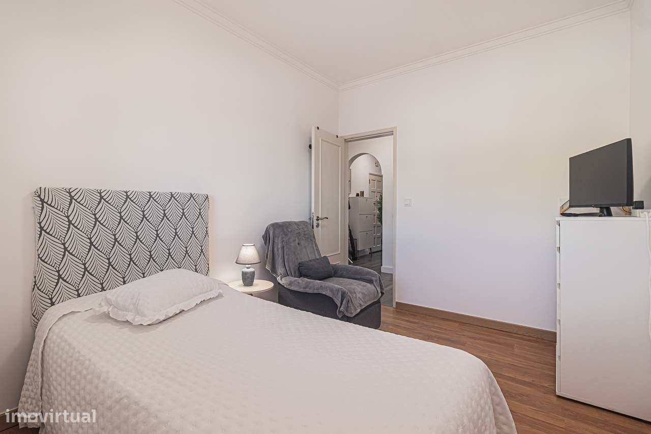 Apartamento T2 remodelado num RC na Marisol-10