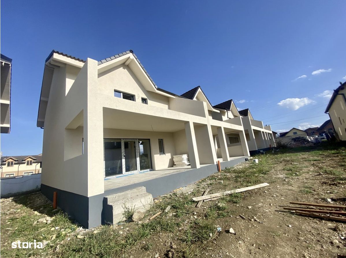 Vand casa duplex, 4 camere si terasa, teren de 250 mp