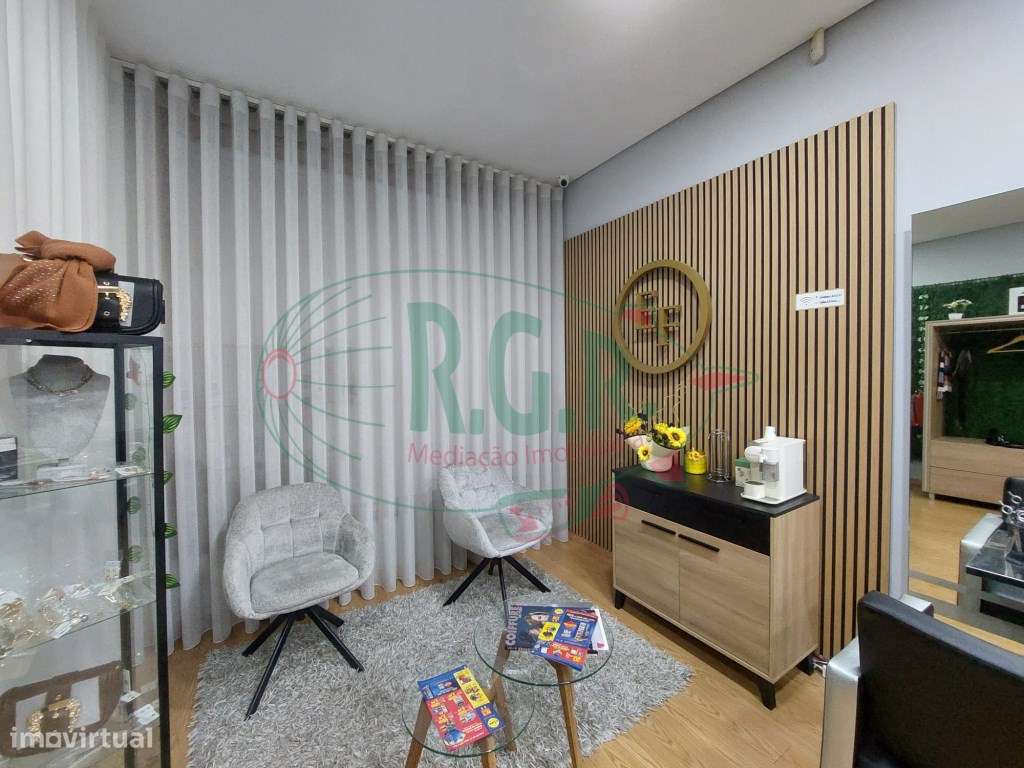 EXPLORAÇÃO - Cabeleireiro em Funcionamento | Fânzeres - Grande imagem: 3/11