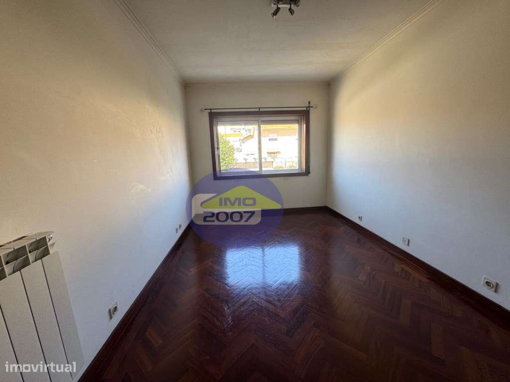 Apartamento T3 com terraço em Paços de Brandão-20