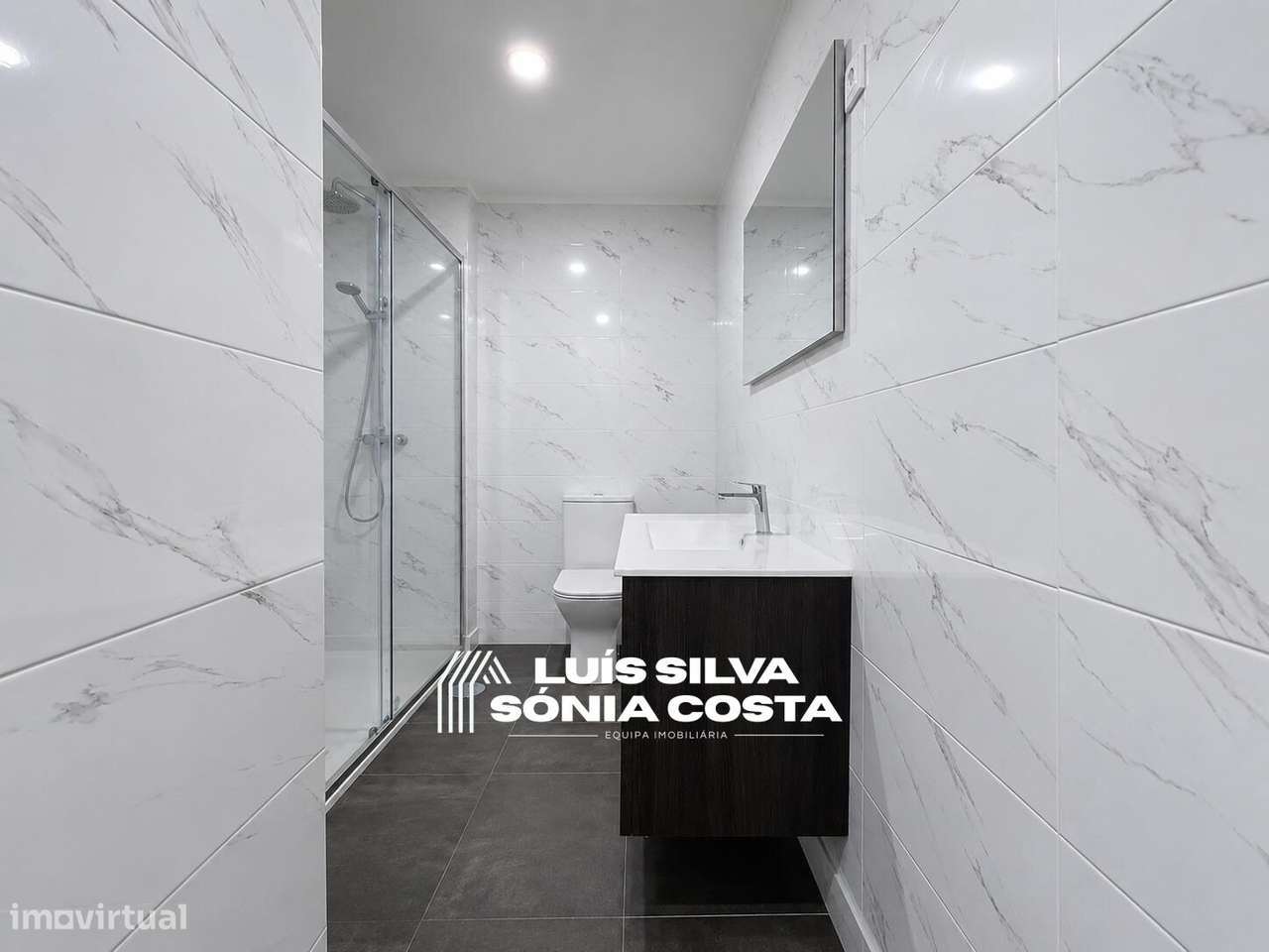 Apartamento T3 Completamente Remodelado | Elevador | Varandas |...-19