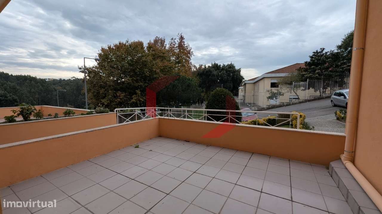 Apartamento T1+1 Valbom Centro-21