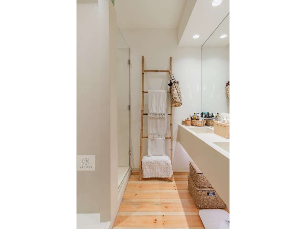 Apartamento T4 Restelo com terraço-16