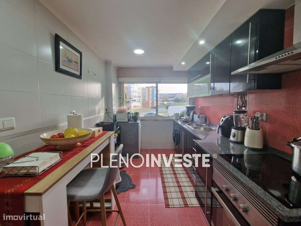 T2 com boas áreas em Paio Pires-15