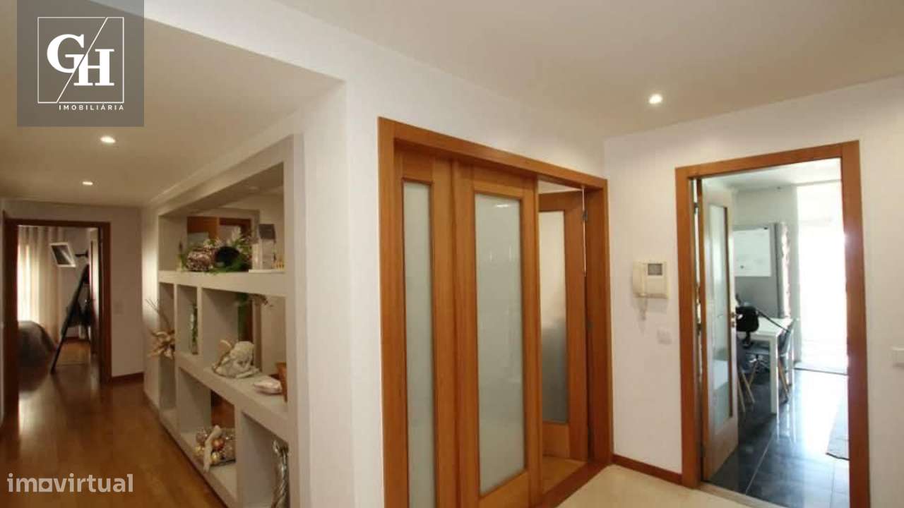 Apartamento T4 no Vinhal, com garagem fechada e vistas desafogadas-4