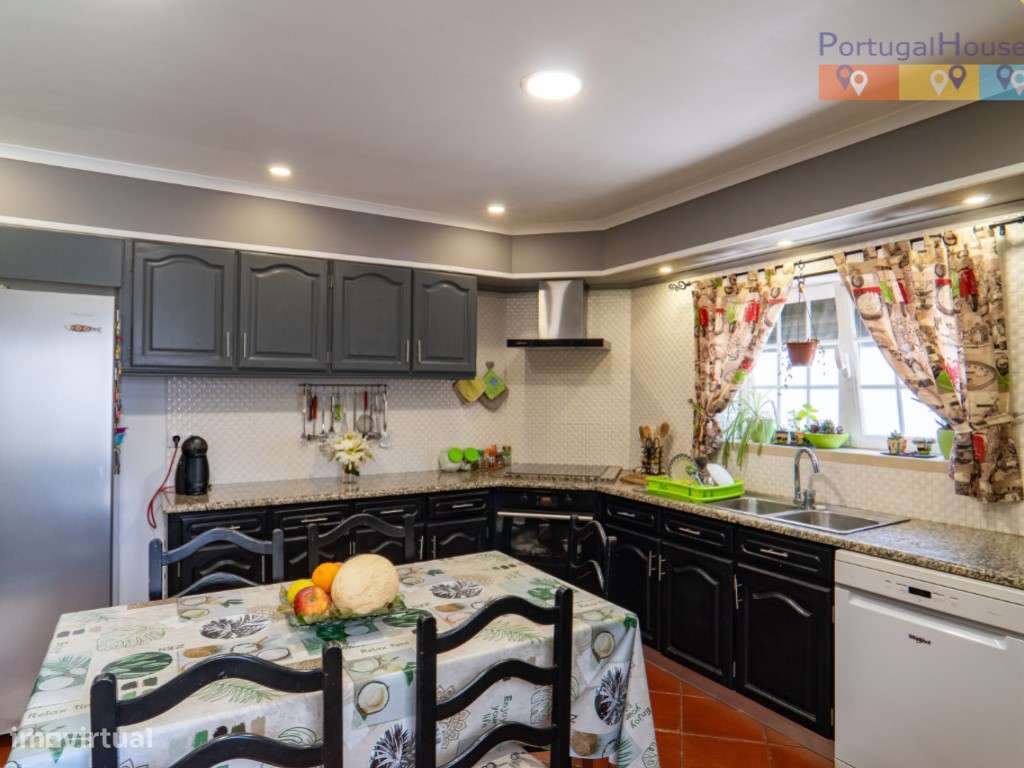 Moradia independente T3 com anexo T2 e 5.000 metros de terreno.-13