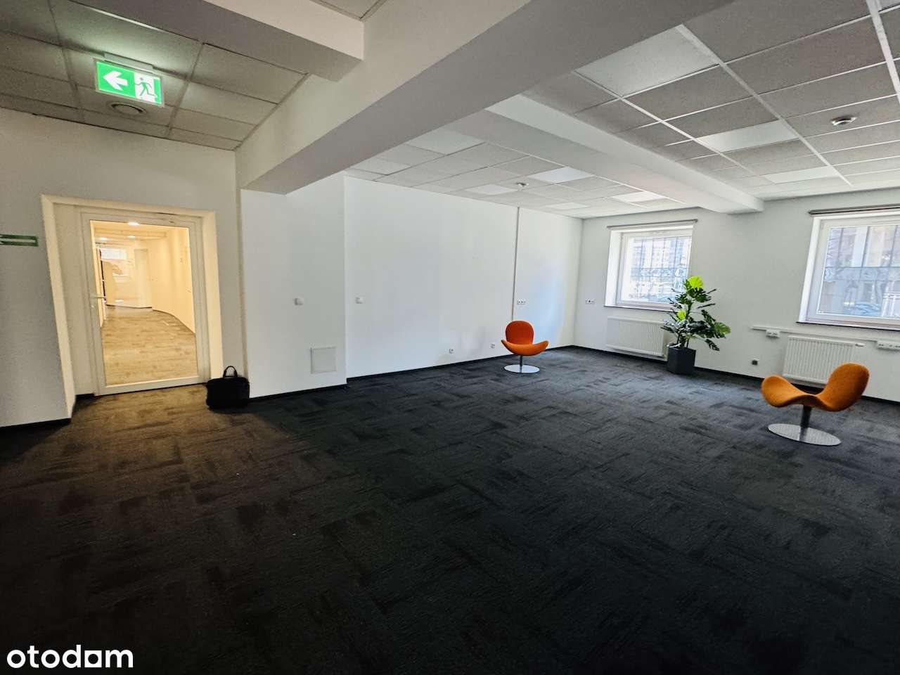 Biura/lokal na usługi  z parkingiem w centrum - Pełny obrazek: 4/12