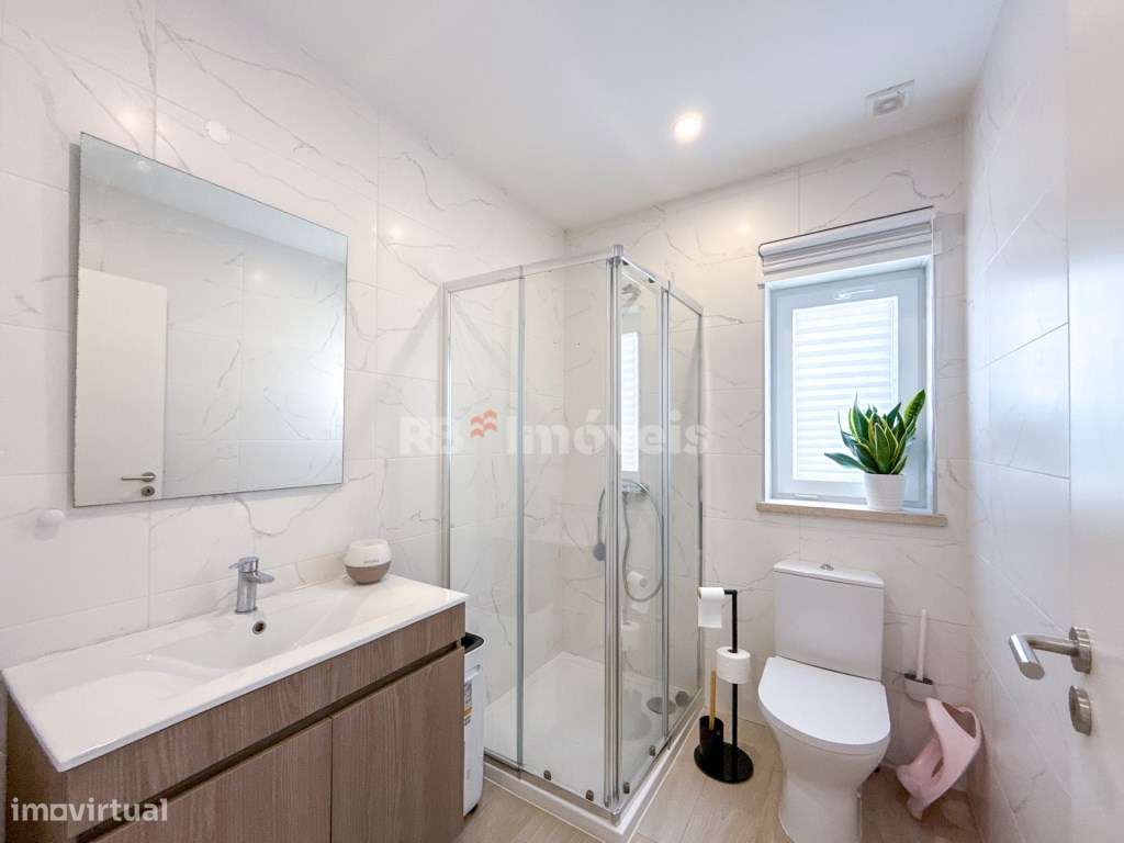 Apartamento T3 Semi-Novo, c/ Garagem - em Constância-34