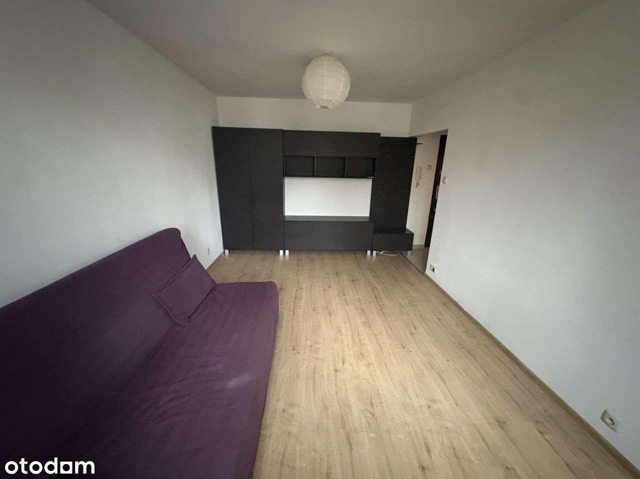 Kawalerka blisko metra. Idealna pod wynajem-0