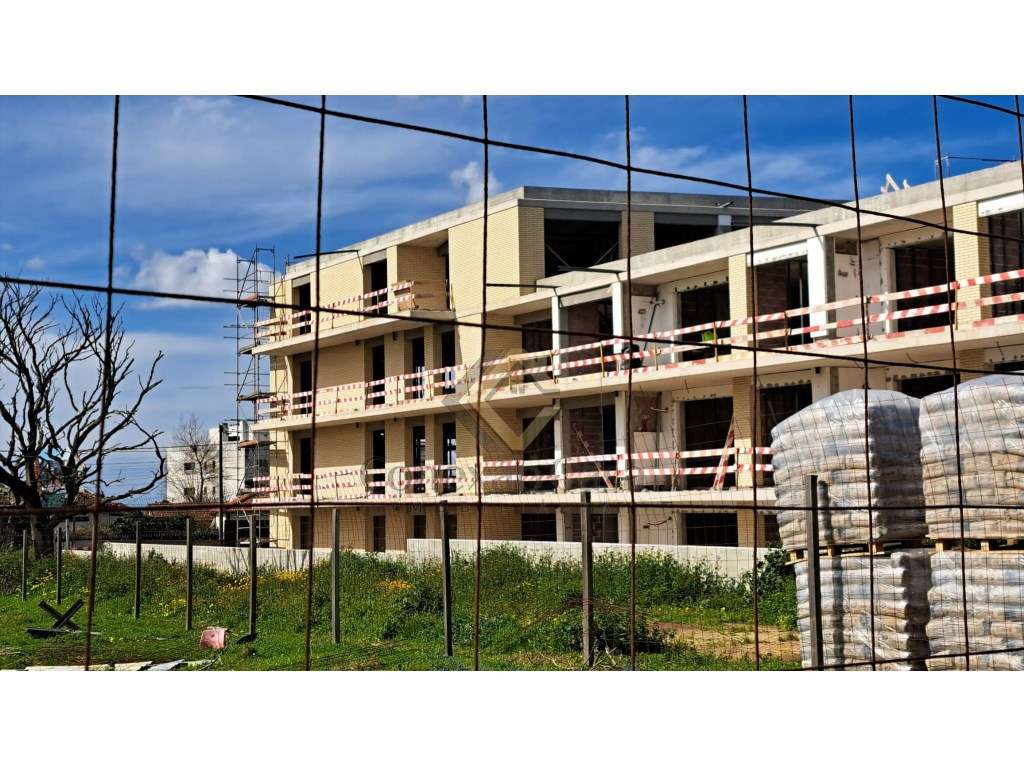 Apartamento T1 + 1 na praia da Granja-3