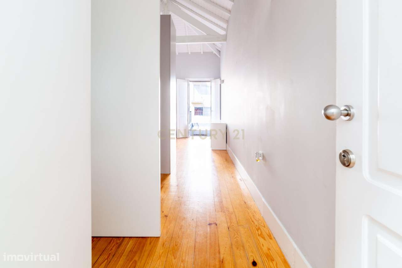 T0 mezanine com terraço, junto à Torre dos Clérigos-4