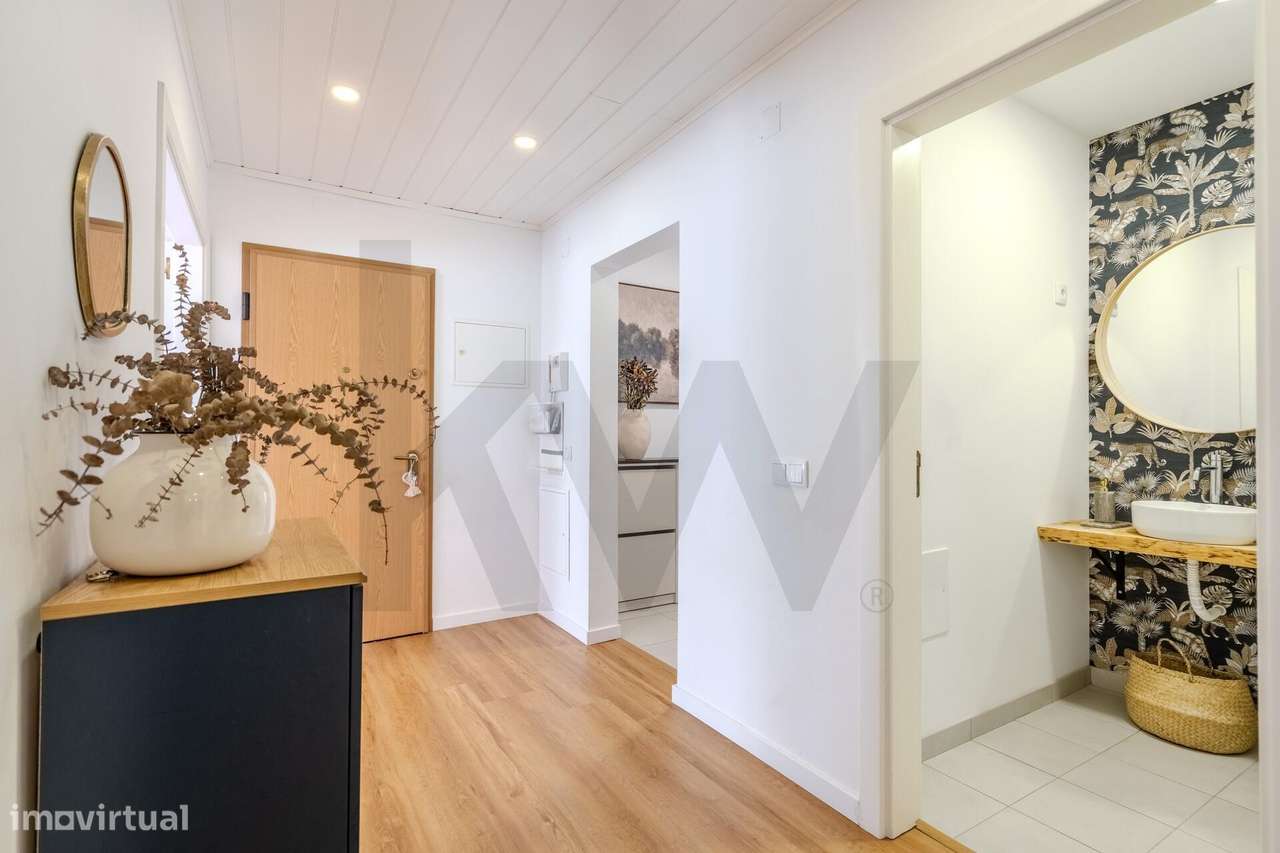 Duplex T3 Renovado no Montijo: Onde o Design Moderno encontra o Pôr do - Grande imagem: 3/60