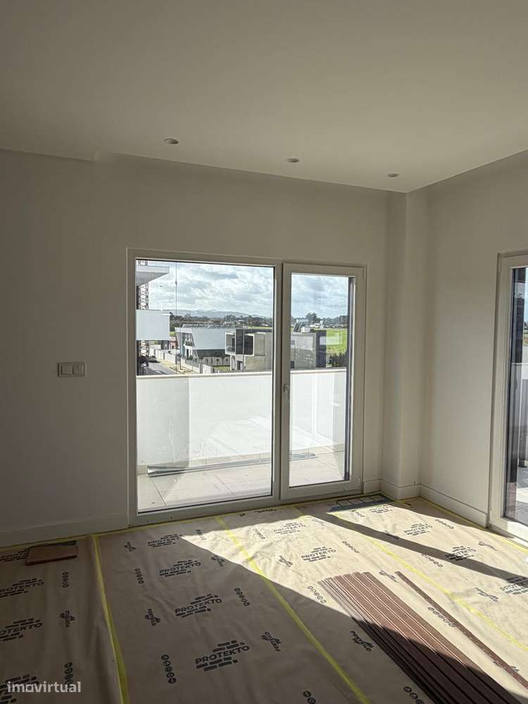 T2 em RC NOVOS - Urb. Val Flores - Pinhal Novo-8